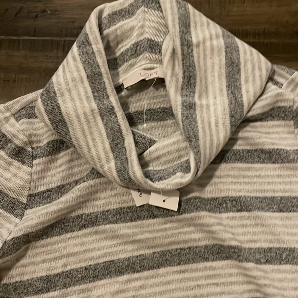 NWT Loft Turtleneck - Picture 2 of 4